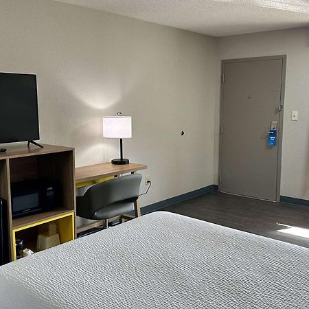 Days Inn By Wyndham Columbia Ne Fort Jackson Dış mekan fotoğraf