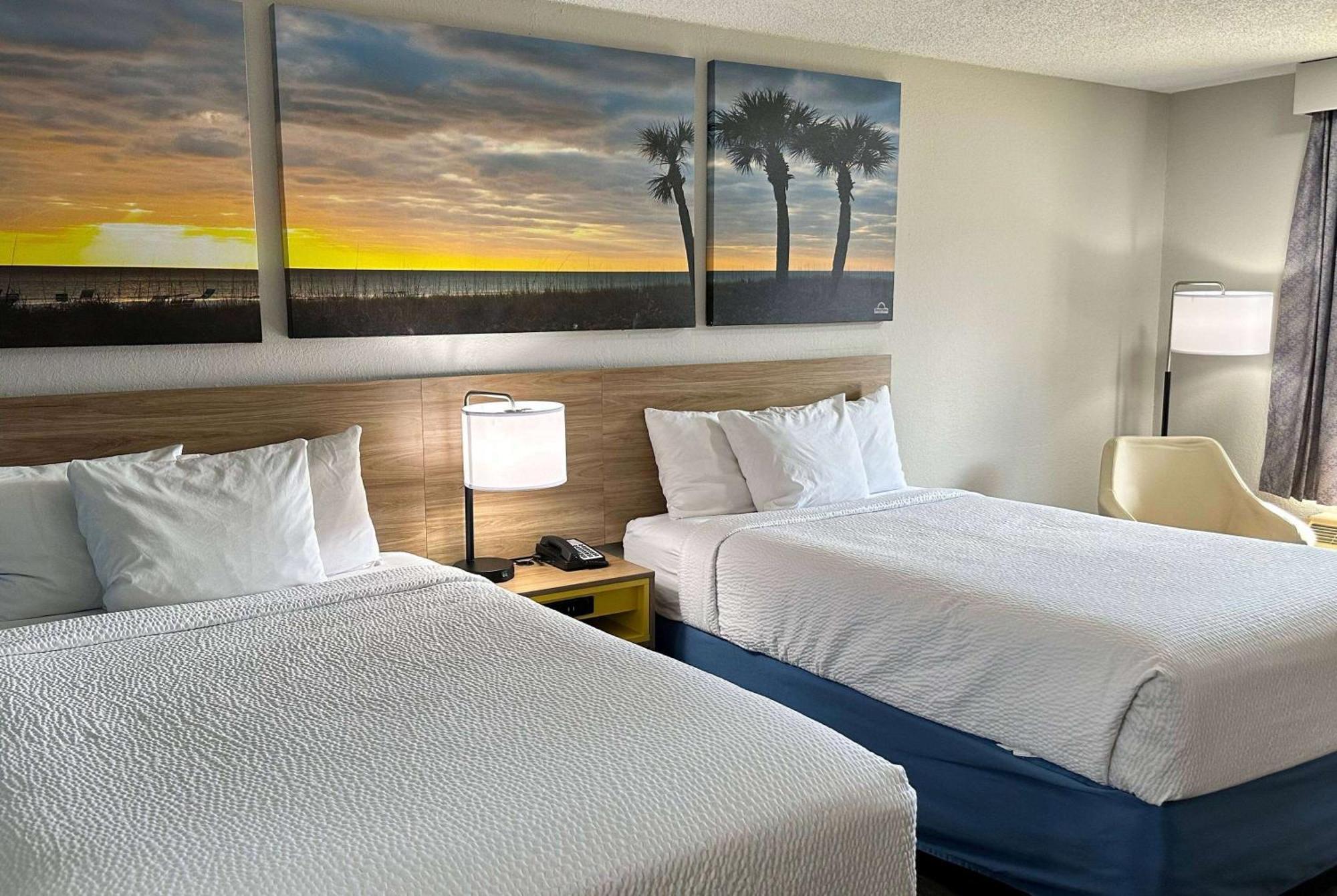 Days Inn By Wyndham Columbia Ne Fort Jackson Dış mekan fotoğraf